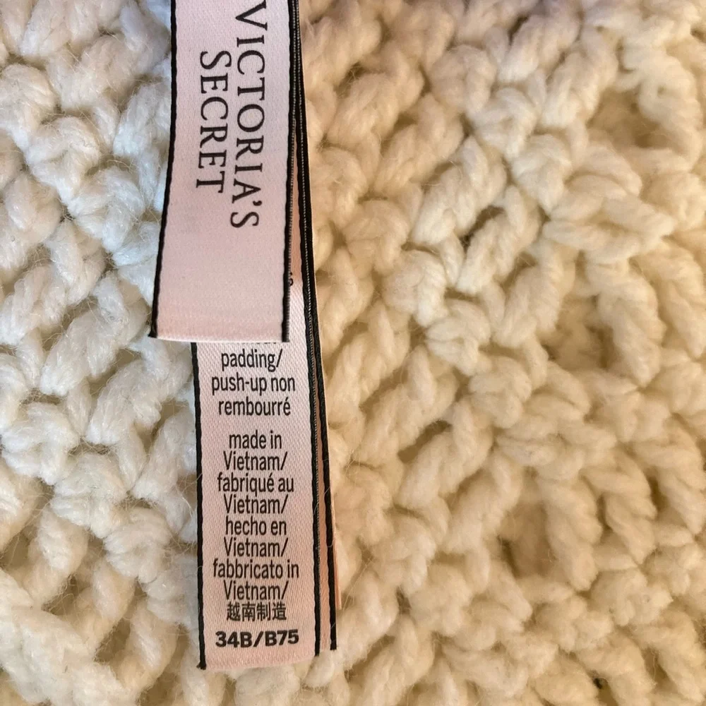 5 Victoria’s Secret bras - Picture 7 of 16